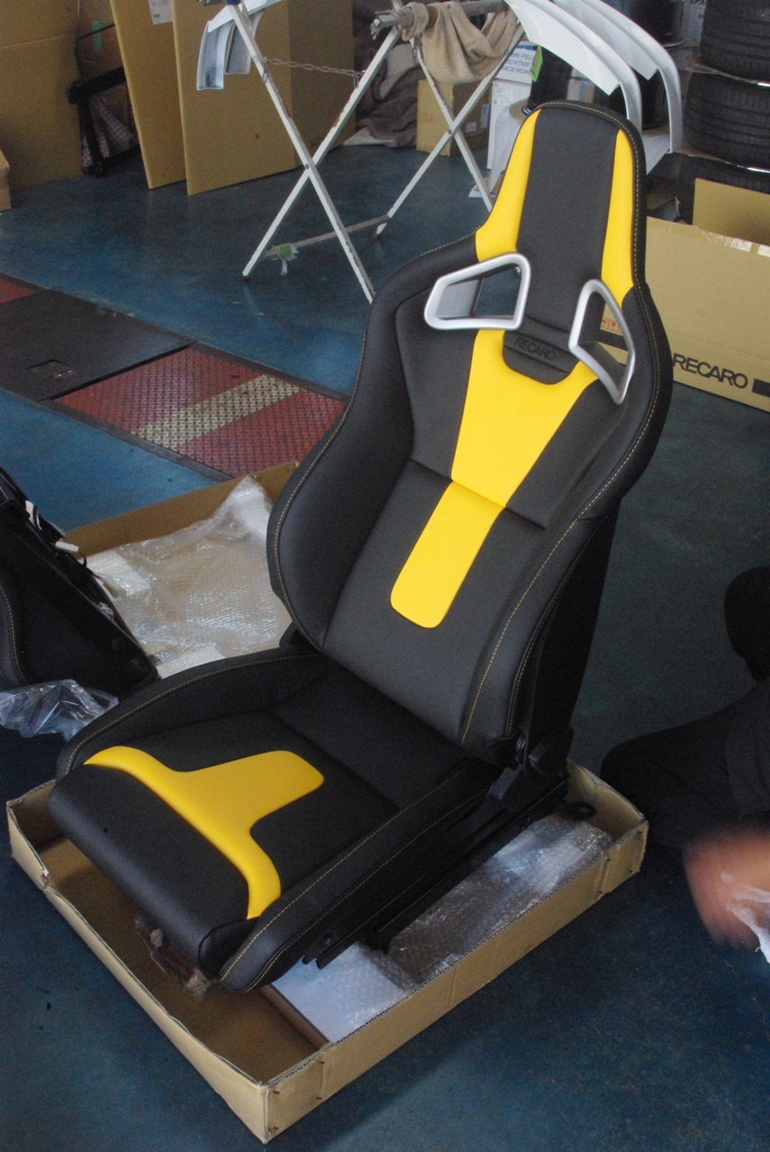 RECARO Sportster Limited Edition Yellow at GRAND SLAM FORM